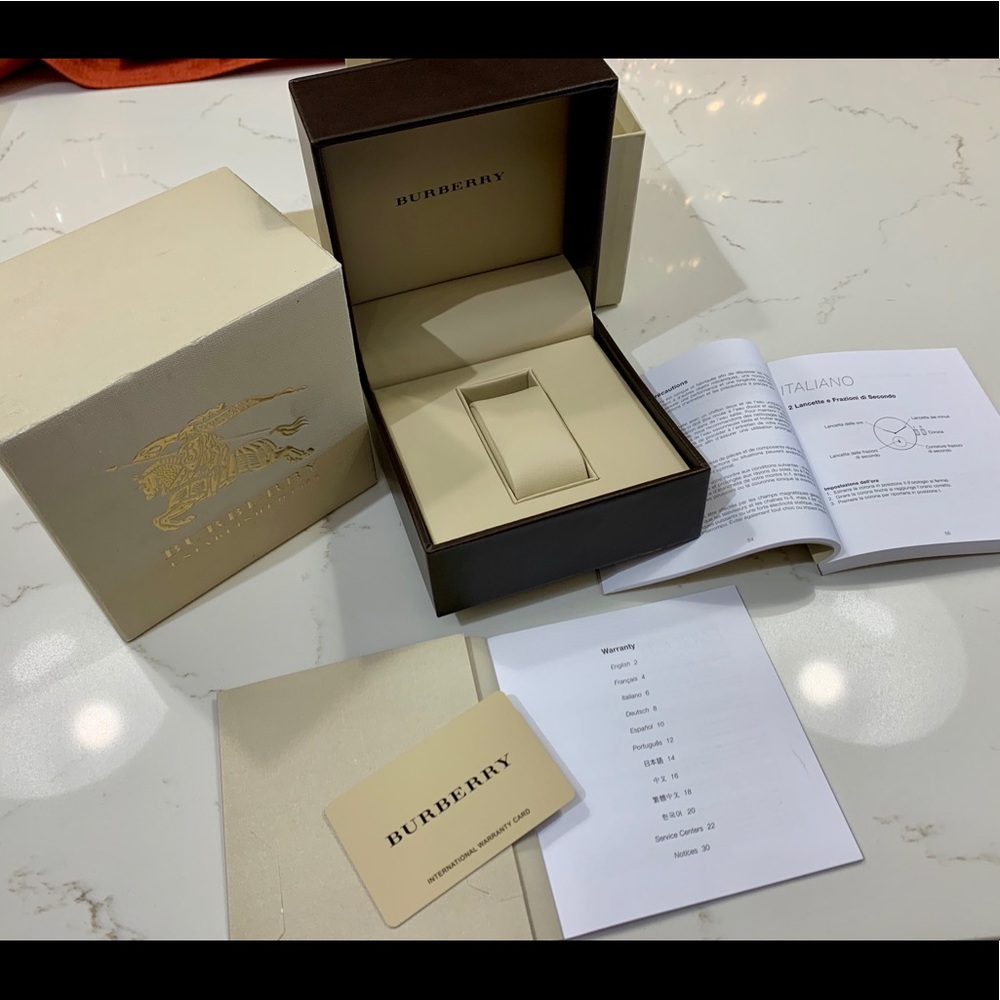 NEW Burberry Genuine Leather Watch Case & Gift box